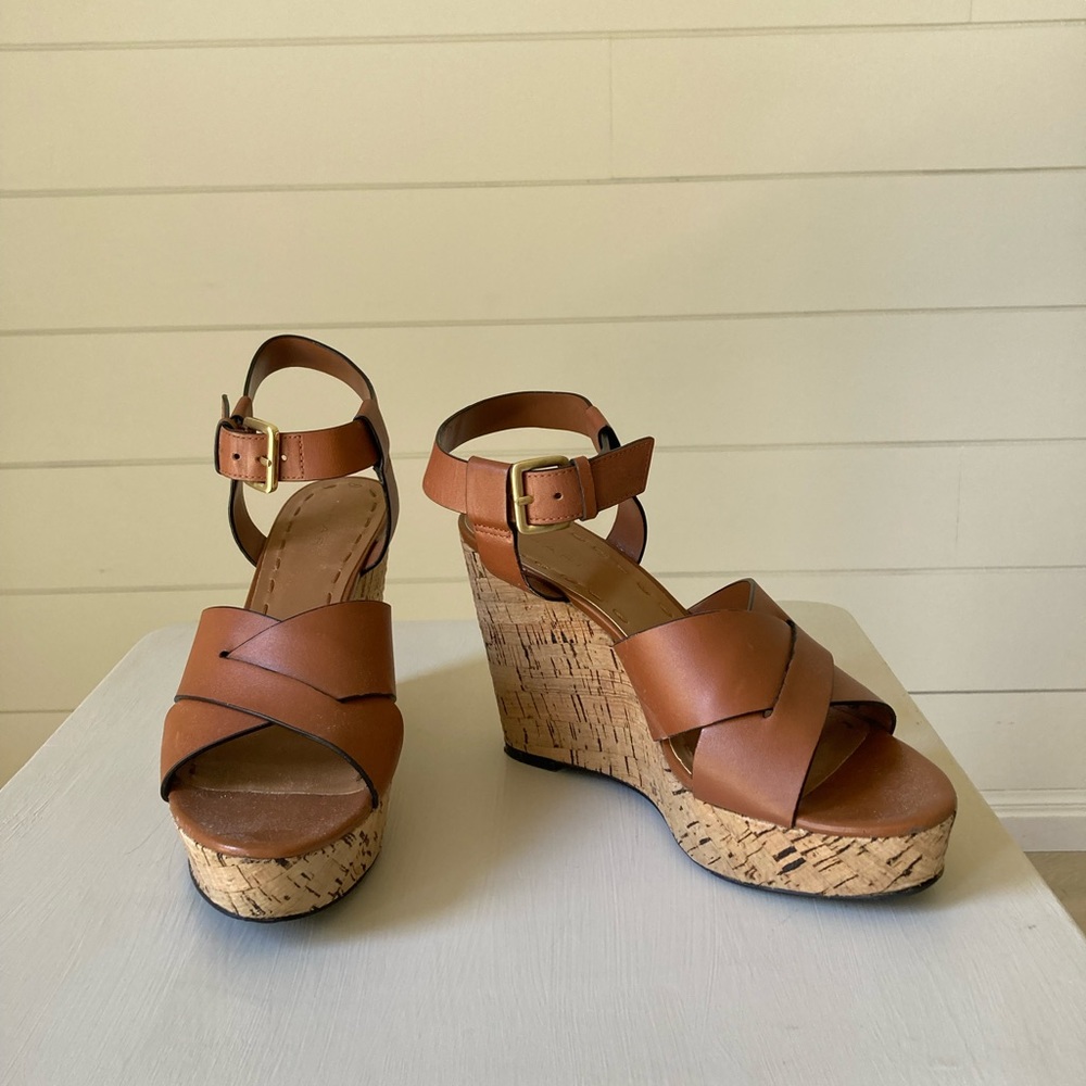 Tahari women’s ankle strap wedge - size 7